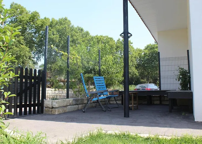 Maison Calme Avec Jardin Et Parking Prives