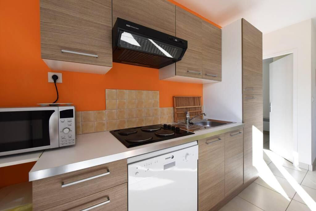 Maison Calme Avec Jardin Et Parking Privés Hébergement de vacances