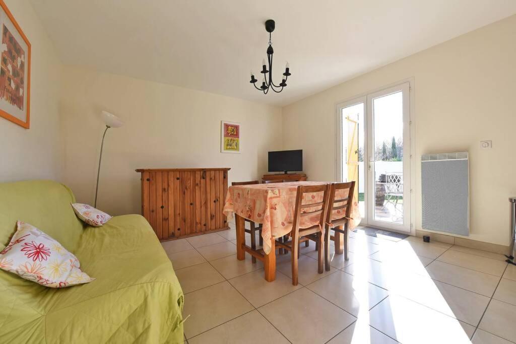 Maison Calme Avec Jardin Et Parking Prives Marsillargues
