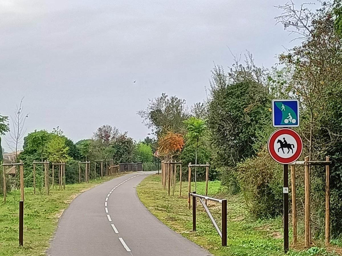 Hébergement de vacances Maison Calme Avec Jardin Et Parking Privés